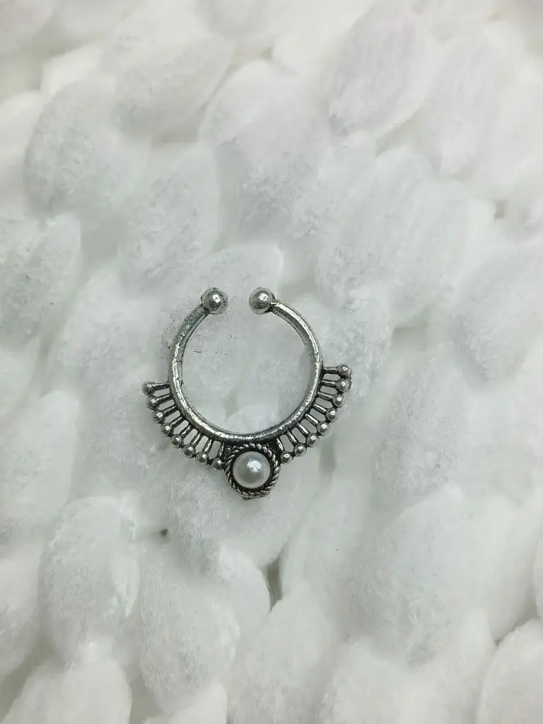 Trending Design Nose Pin