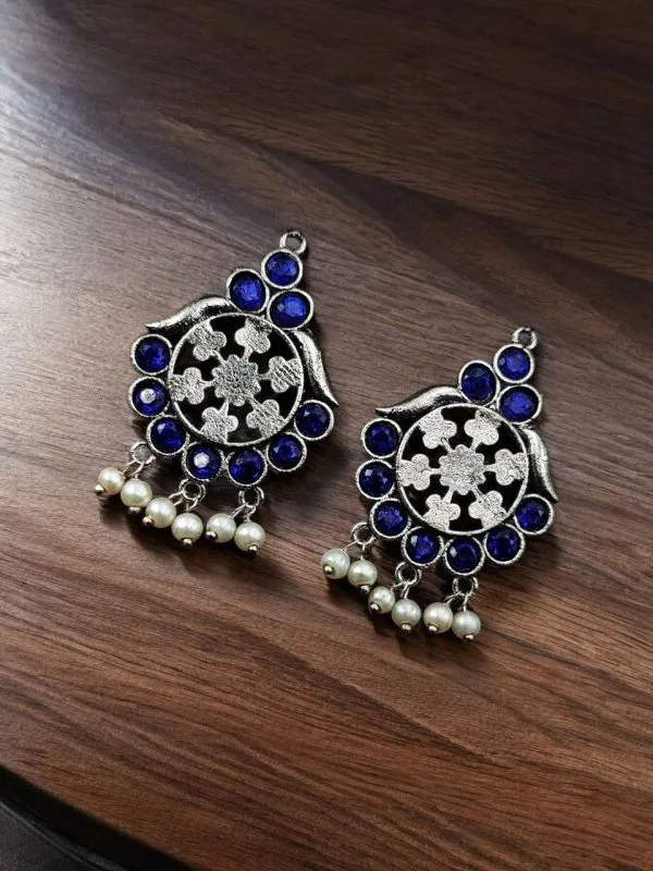 Oxidized Lightweight Studs