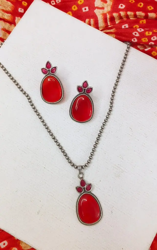 Handcrafted Pendant Necklace set