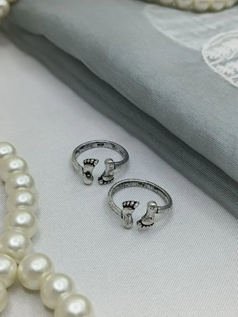 Silver Feet Toe Rings