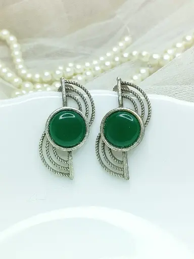 Natural Onyx Shade Of Green Beauty Earrings