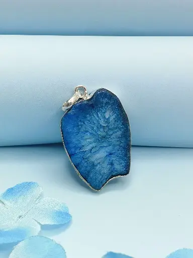 Depth of the Sky Natural Agate Pendant