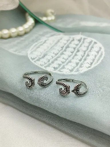 Classic Oxidized Toe Ring Pair