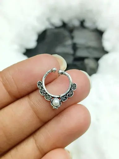 Aesthetic Pearl Nose Pin