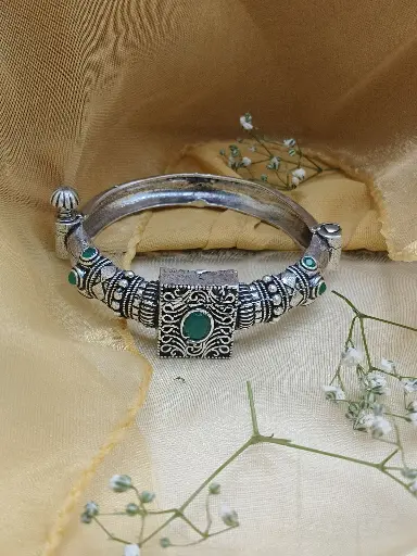 Emerald Stone Square Shape Oxidized Bangle - Single